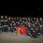 Vuelve a València el operativo de bomberos que viajó a Turquía para ayudar en los rescates tras el terremoto.
