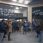 Concentración de usuarios en la estación del AVE de Ciudad Real el pasado 13 de febrero Concentración de usuarios en la estación del AVE de Ciudad Real el pasado 13 de febrero