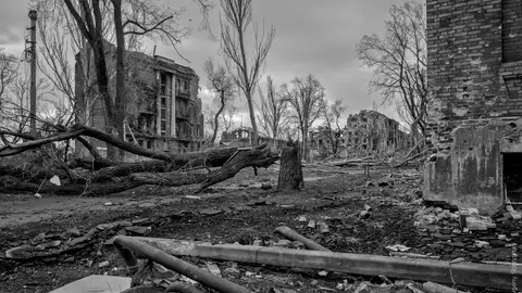 Imagen de una ciudad ucraniana devastada tras los ataques rusos Imagen de una ciudad ucraniana devastada tras los ataques rusos