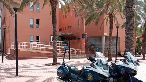 Comisaría de la Policía Nacional de Elche. Comisaría de la Policía Nacional de Elche.