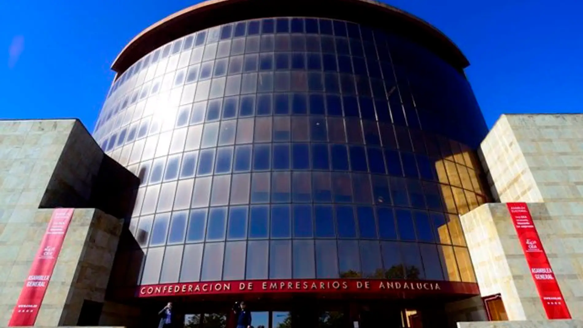 La CEA critica el "ataque" de Pedro Sánchez a los empresarios con "mensajes radicales" que traspasan "líneas rojas"