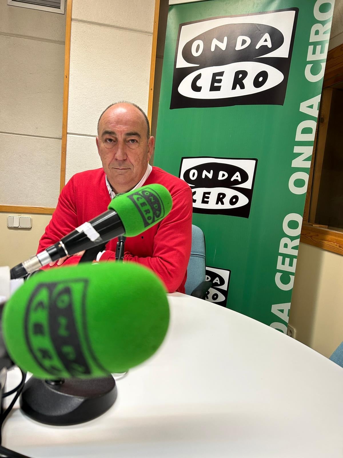 De Vicente confirma la voluntad de la Diputación de co-financiar un vial “decente y funcional” con el AVE De Vicente confirma la voluntad de la Diputación de co-financiar un vial “decente y funcional” con el AVE