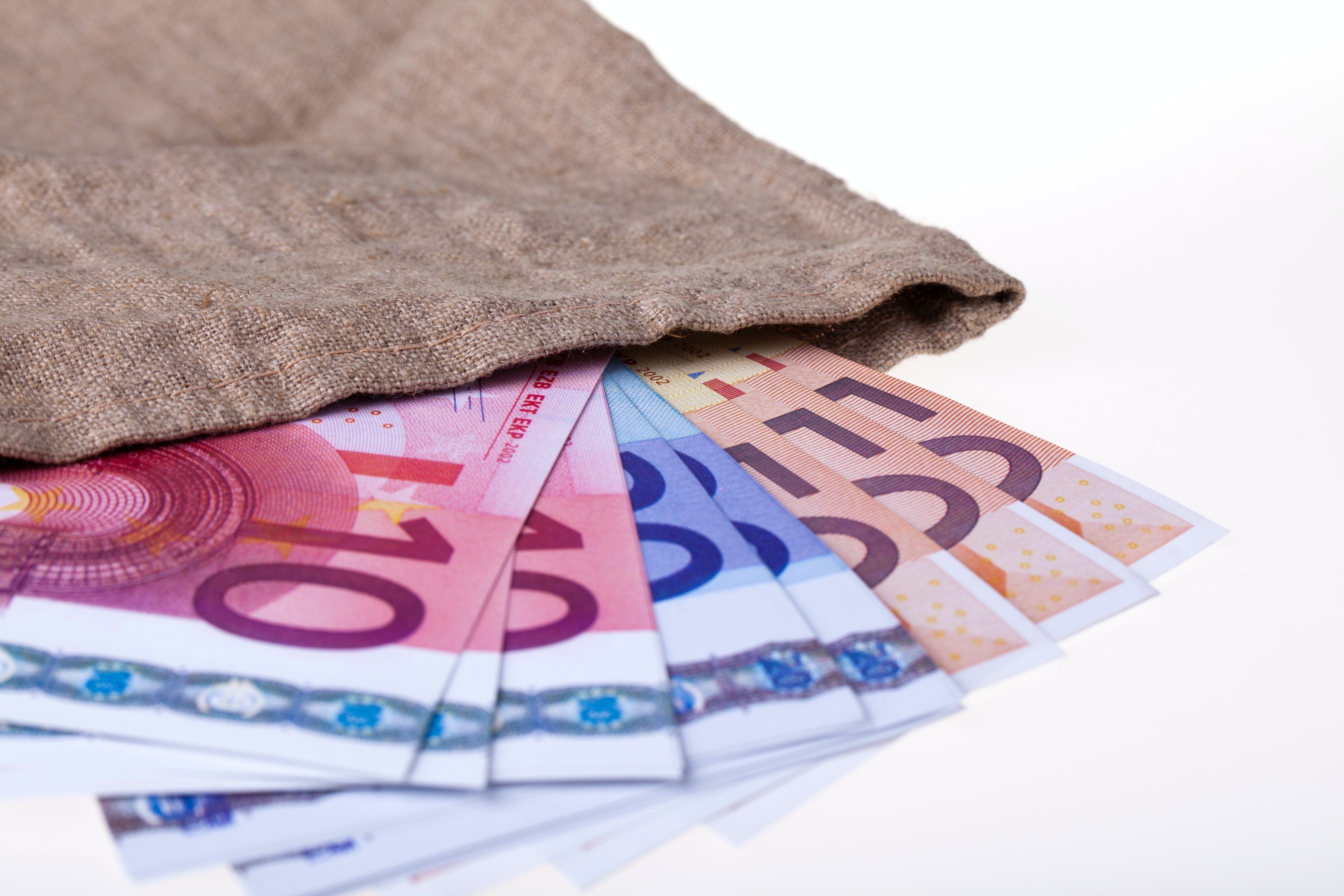 Así queda el sueldo mensual en 12 pagas con la subida del salario mínimo en 2023 Así queda el sueldo mensual en 12 pagas con la subida del salario mínimo en 2023