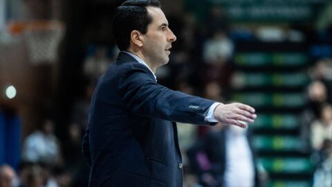 Guillermo Arenas regresa al banquillo del Alimerka Oviedo Baloncesto