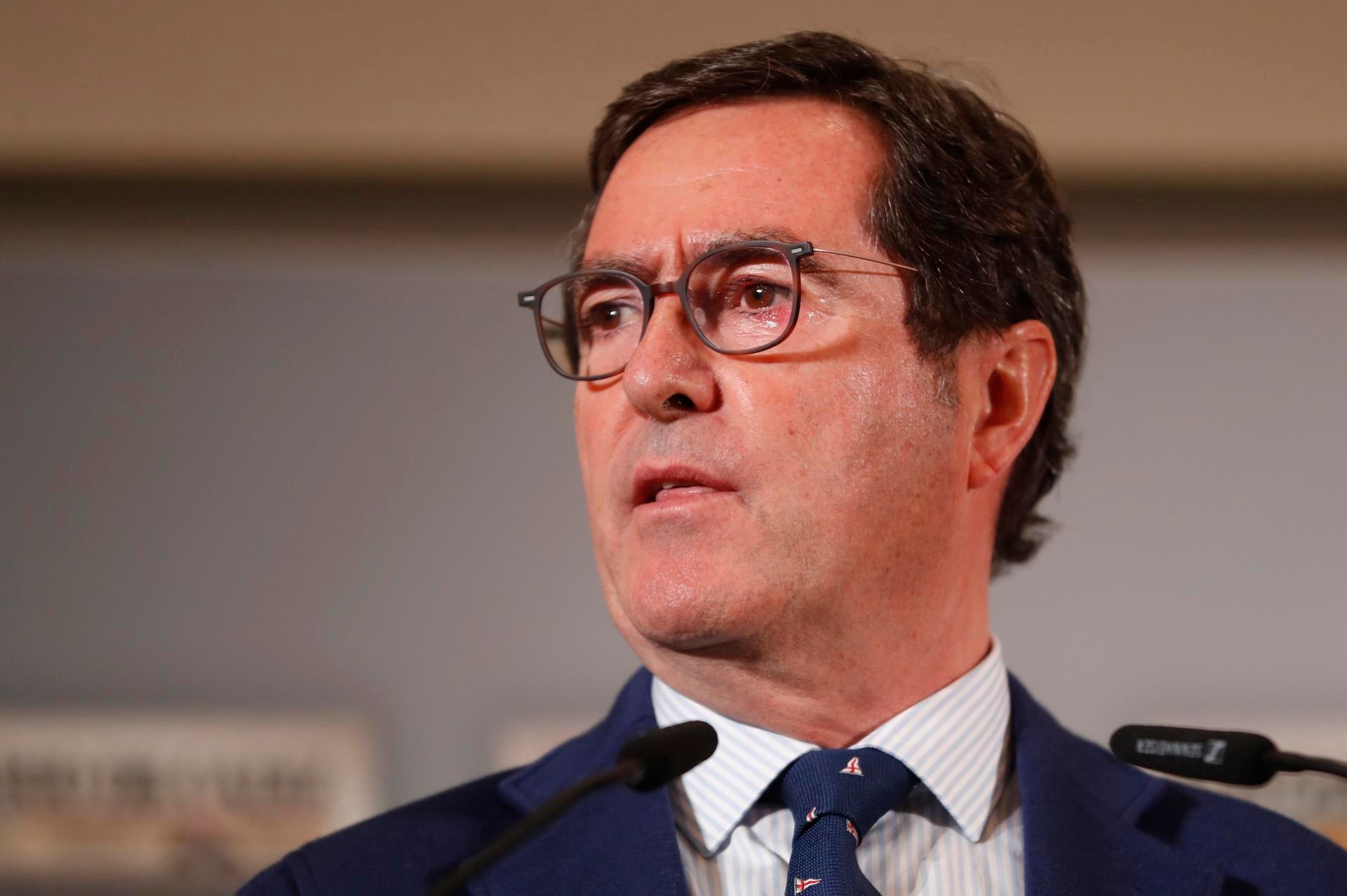 Garamendi se disculpa por comparar las críticas por su salario con los que acusan a las mujeres cuando hay una violación por llevar minifalda: "No era el ejemplo más claro" Garamendi se disculpa por comparar las críticas por su salario con los que acusan a las mujeres cuando hay una violación por llevar minifalda: "No era el ejemplo más claro"