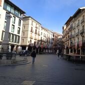 La Plaza del Torico engalanada con los pendones medievales
