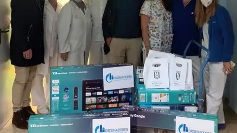 El Mérida realiza una donación de seis televisores a la planta de Onco-Hematología infantil El Mérida realiza una donación de seis televisores a la planta de Onco-Hematología infantil