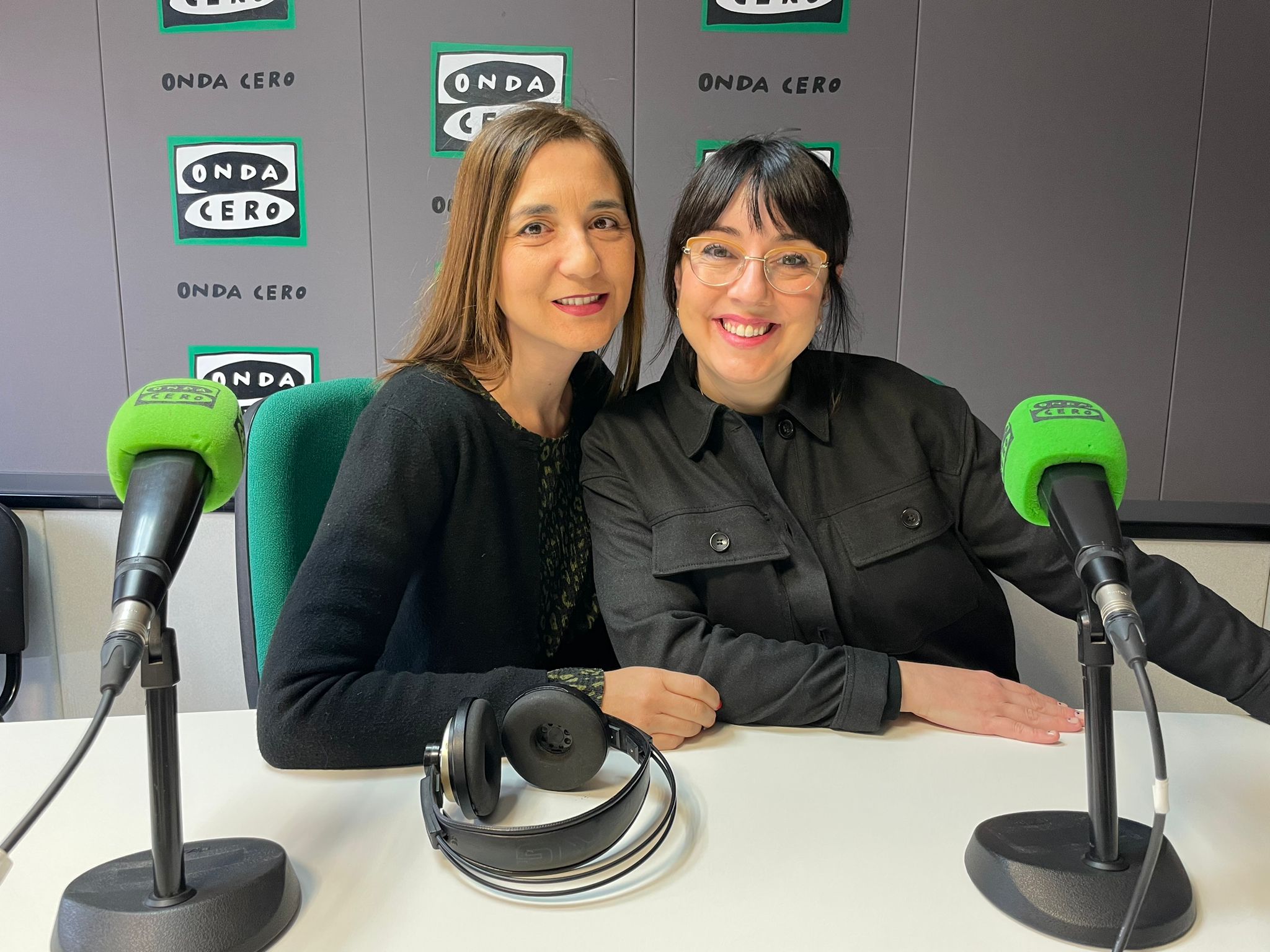 'Consulta Abierta': Nos ponemos en 'modo avión' y desconectamos del mundo digital 'Consulta Abierta': Nos ponemos en 'modo avión' y desconectamos del mundo digital