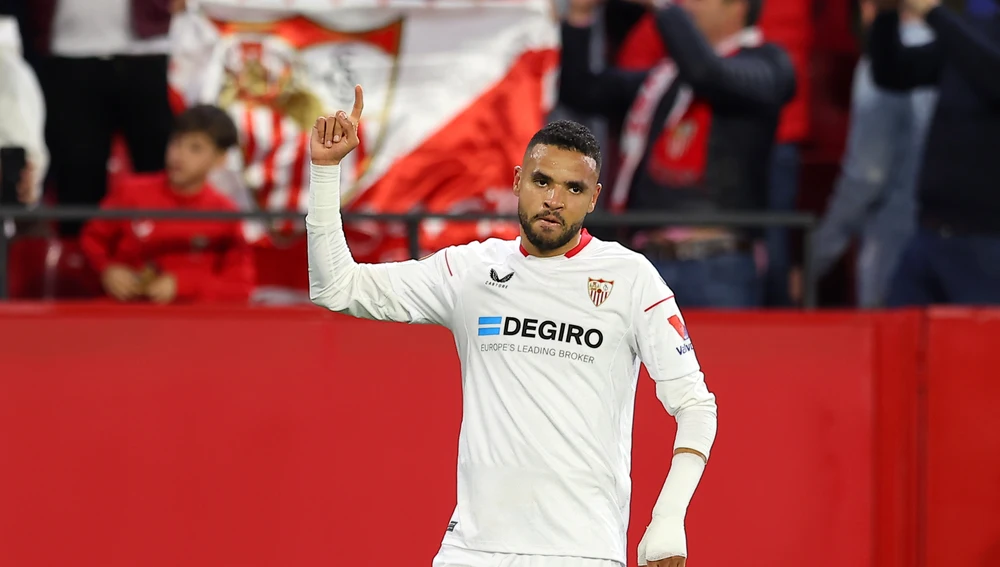 En-Nesyri celebra su gol al PSV En-Nesyri celebra su gol al PSV