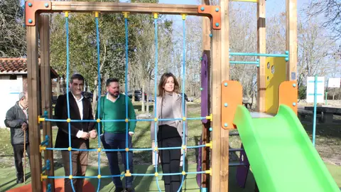 A Xunta colabora na instalación dun área de xogos no Concello de Trasmiras A Xunta colabora na instalación dun área de xogos no Concello de Trasmiras