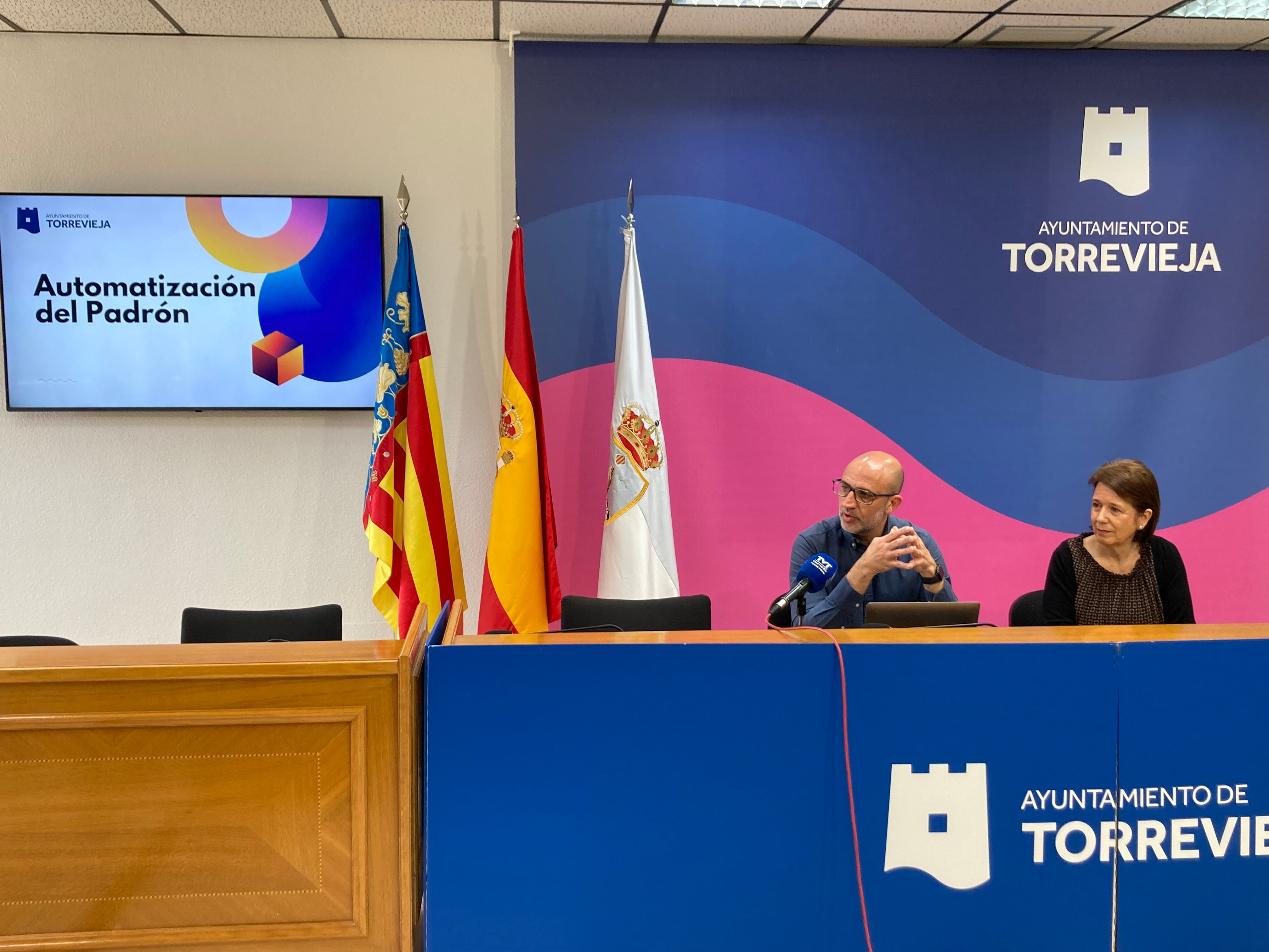 El Ayuntamiento de Torrevieja pone en marcha la automatización del padrón municipal El Ayuntamiento de Torrevieja pone en marcha la automatización del padrón municipal