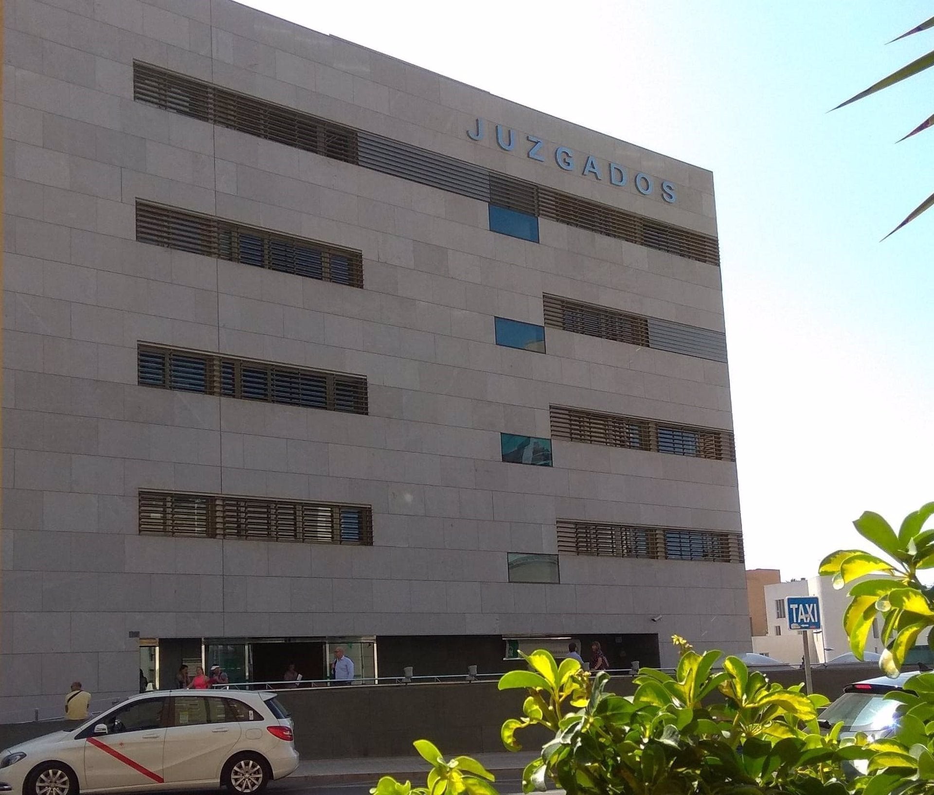 Denuncian a una examinadora de Tráfico por odio después de tratar a un chico 'trans' como mujer Denuncian a una examinadora de Tráfico por odio después de tratar a un chico 'trans' como mujer