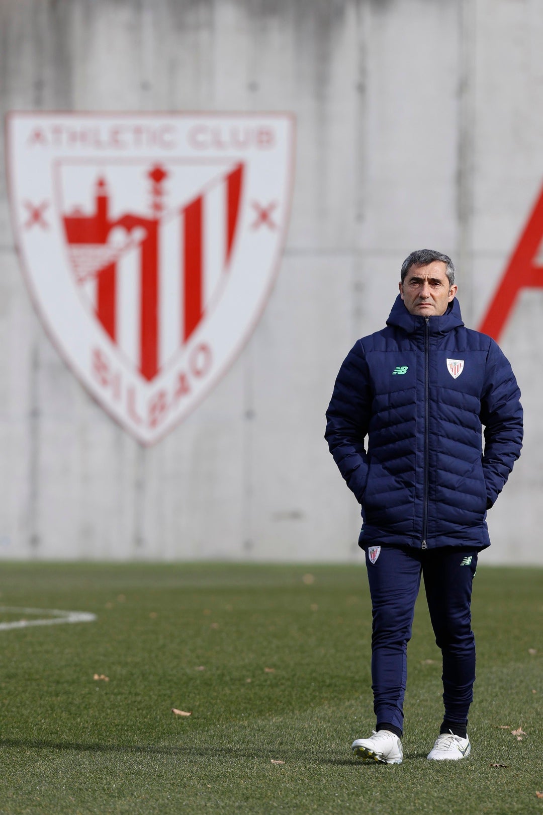 Valverde renueva con el Athletic por una temporada Valverde renueva con el Athletic por una temporada