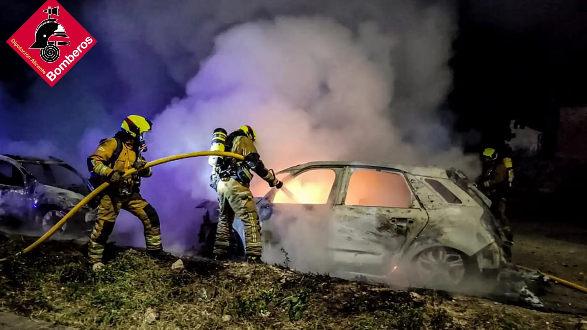 Se incendian dos vehículos en la Vila Joiosa