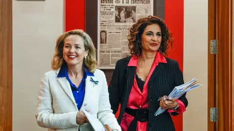Imagen de archivo de la vicepresidenta Nadia Calviño y la ministra de Hacienda, María Jesús Montero Una delegación del Parlamento Europeo visita España para evaluar el uso de los fondos de recuperación