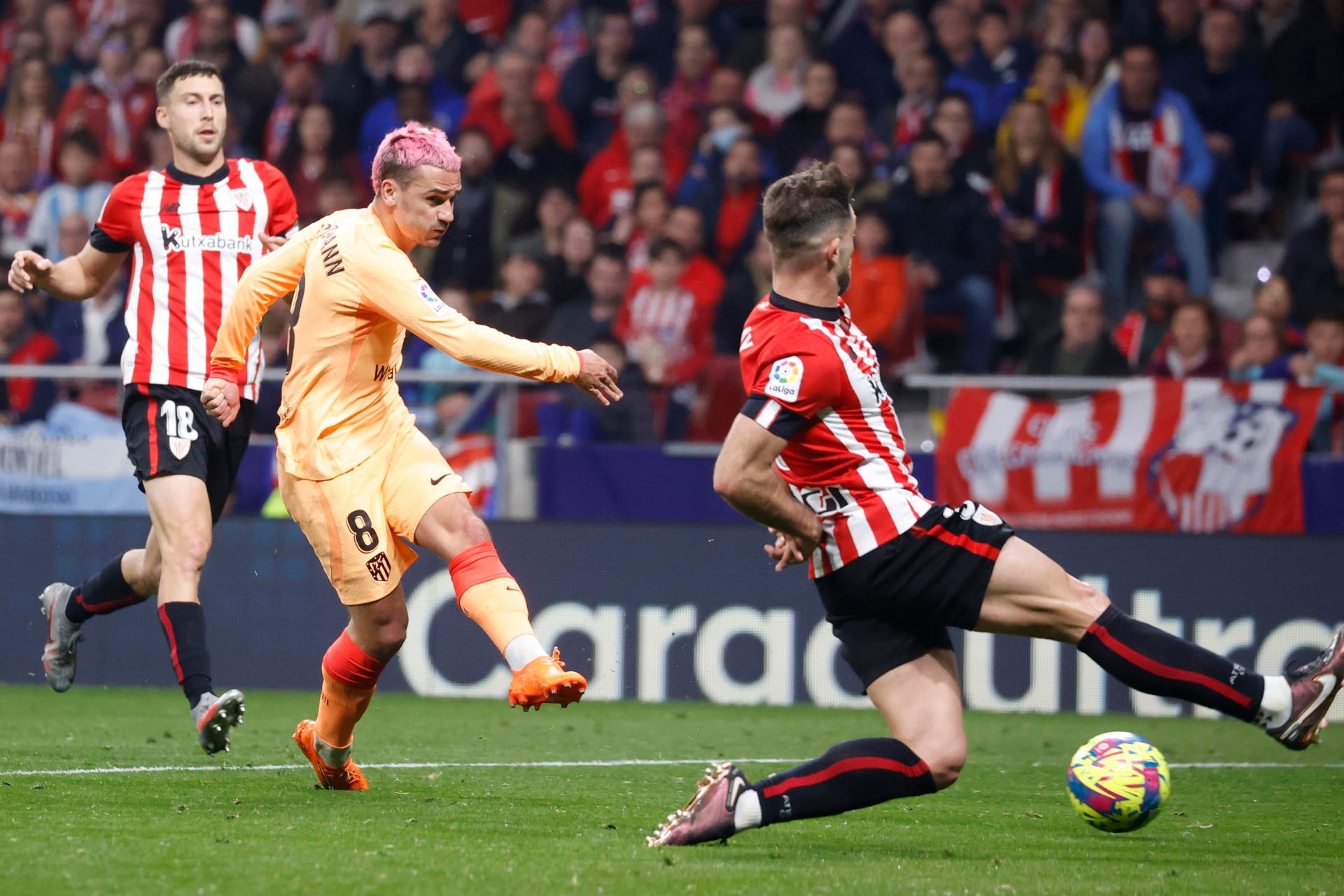 Griezmann acerca al Atlético a la tercera plaza Griezmann acerca al Atlético a la tercera plaza