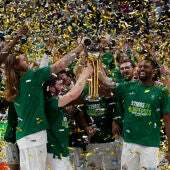 Unicaja corona una histórica Copa del Rey levantando el título ante el Tenerife