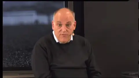 Javier Tebas vuelve a defender a Meriton y Layhoon Javier Tebas vuelve a defender a Meriton y Layhoon