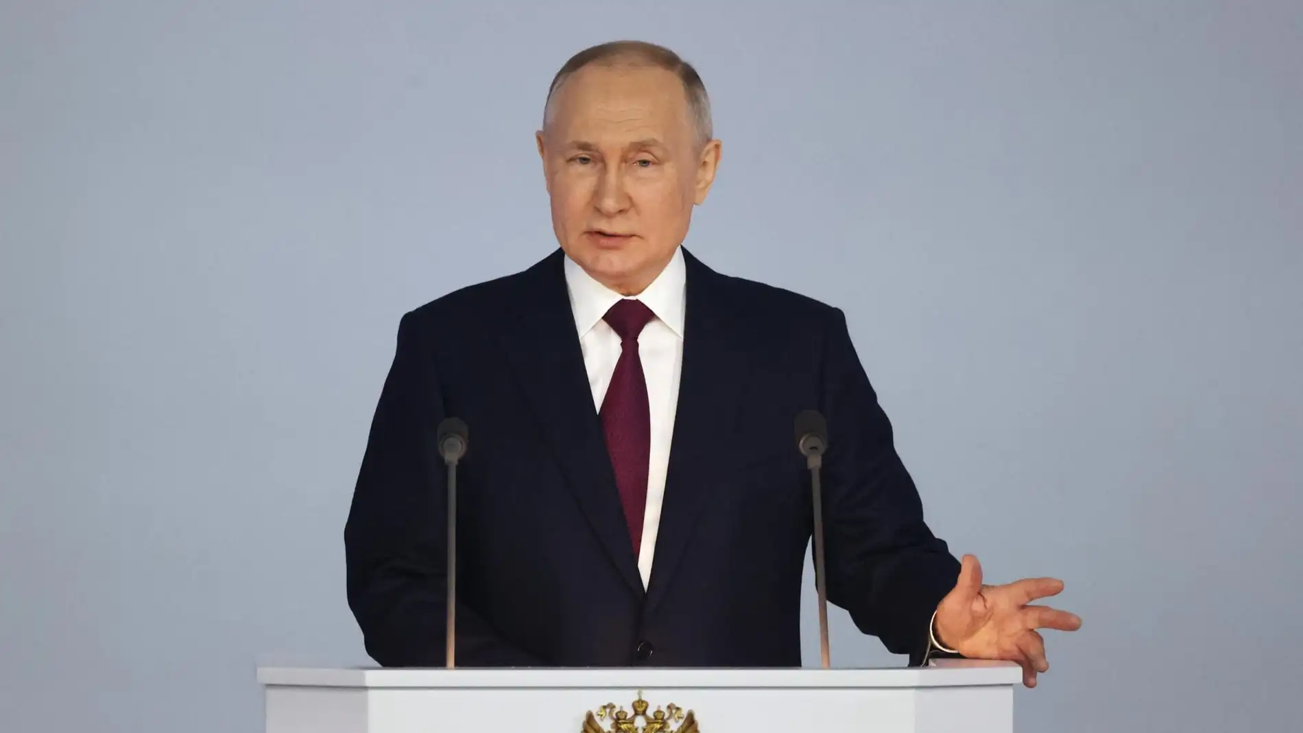 El presidente de Rusia, Vladimir Putin, pronuncia su discurso anual ante la Asamblea Federal en el centro de conferencias Gostiny Dvor de Moscú, Rusia