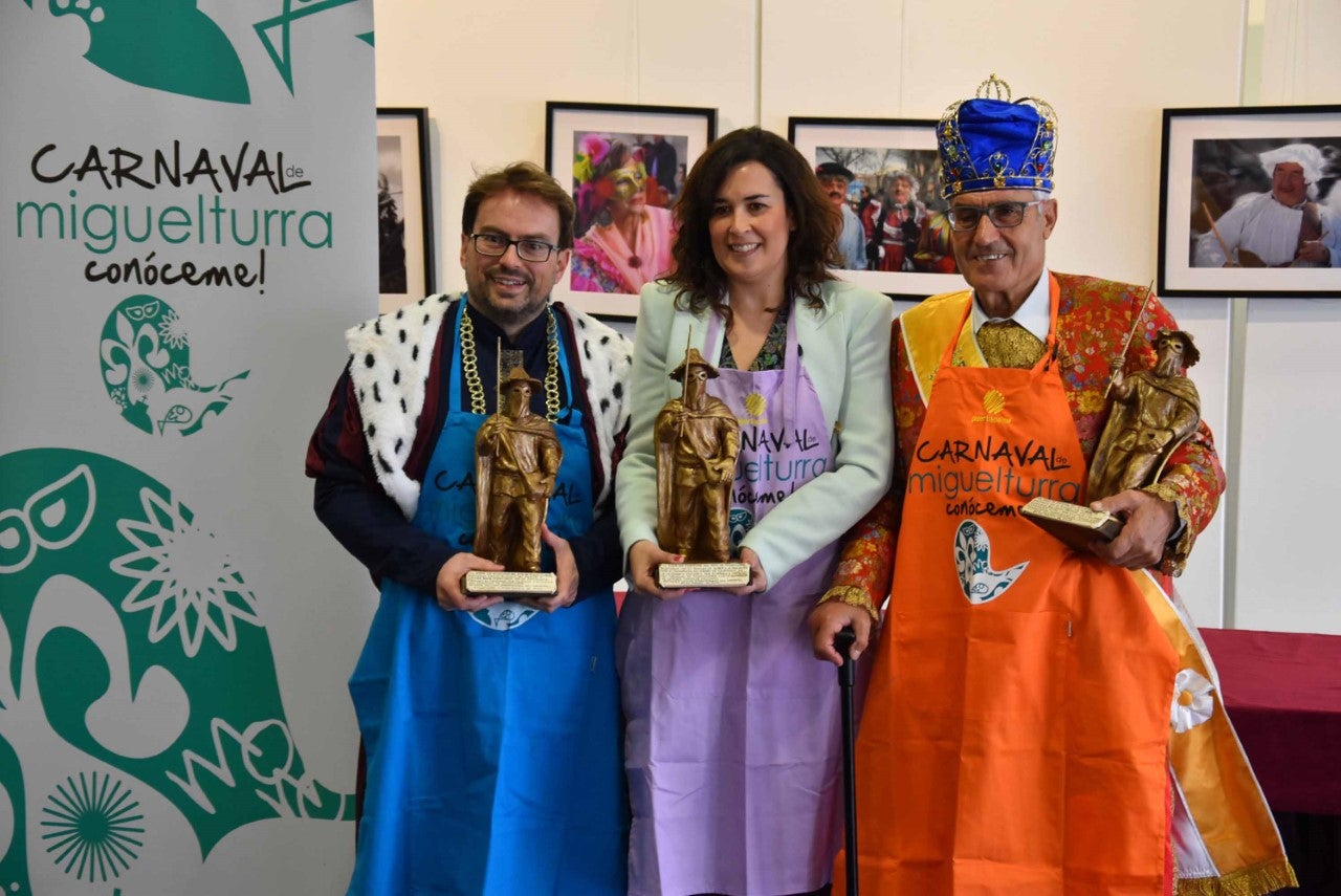 Javier Ruiz (Onda Cero), nombrado embajador del Carnaval de Miguelturra con el "Alhiguí de honor" Javier Ruiz (Onda Cero), nombrado embajador del Carnaval de Miguelturra con el "Alhiguí de honor"