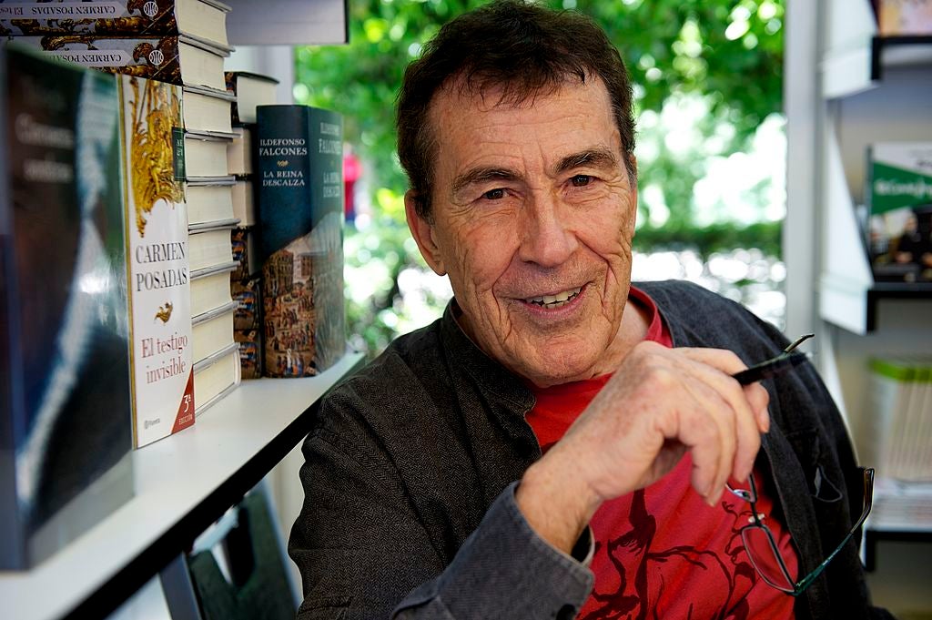 Polémica en Castilla y León por la concesión del premio de las letras a Sánchez Dragó Polémica en Castilla y León por la concesión del premio de las letras a Sánchez Dragó