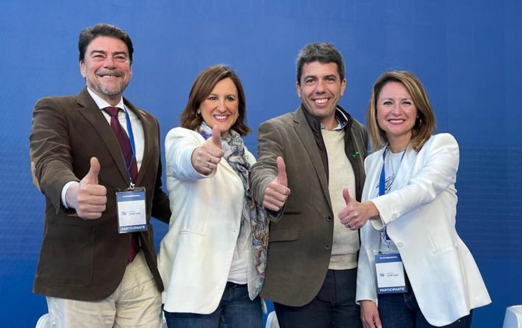 Mariano Rajoy arropa a Luis Barcala en su proclamación oficial como candidato del PP a la alcaldía de Alicante Mariano Rajoy arropa a Luis Barcala en su proclamación oficial como candidato del PP a la alcaldía de Alicante