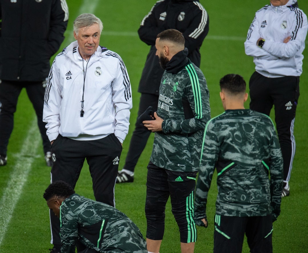 Benzema, listo para medirse al Liverpool Benzema, listo para medirse al Liverpool