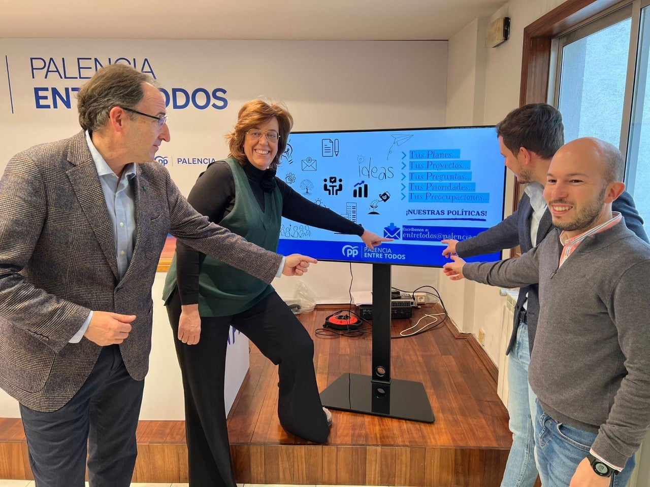 El PP pone a disposición de los palentinos una cuenta de correo electrónico para atender sus propuestas y elaborar su programa electoral El PP pone a disposición de los palentinos una cuenta de correo electrónico para atender sus propuestas y elaborar su programa electoral