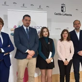Agustín Espinosa junto a los agentes sociales de Ciudad Real Agustín Espinosa junto a los agentes sociales de Ciudad Real