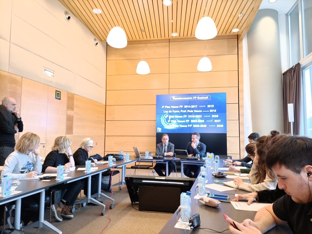 En el curso 2025-2026 el 100% del alumnado de FP en Euskadi se formará en el modelo Dual En el curso 2025-2026 el 100% del alumnado de FP en Euskadi se formará en el modelo Dual