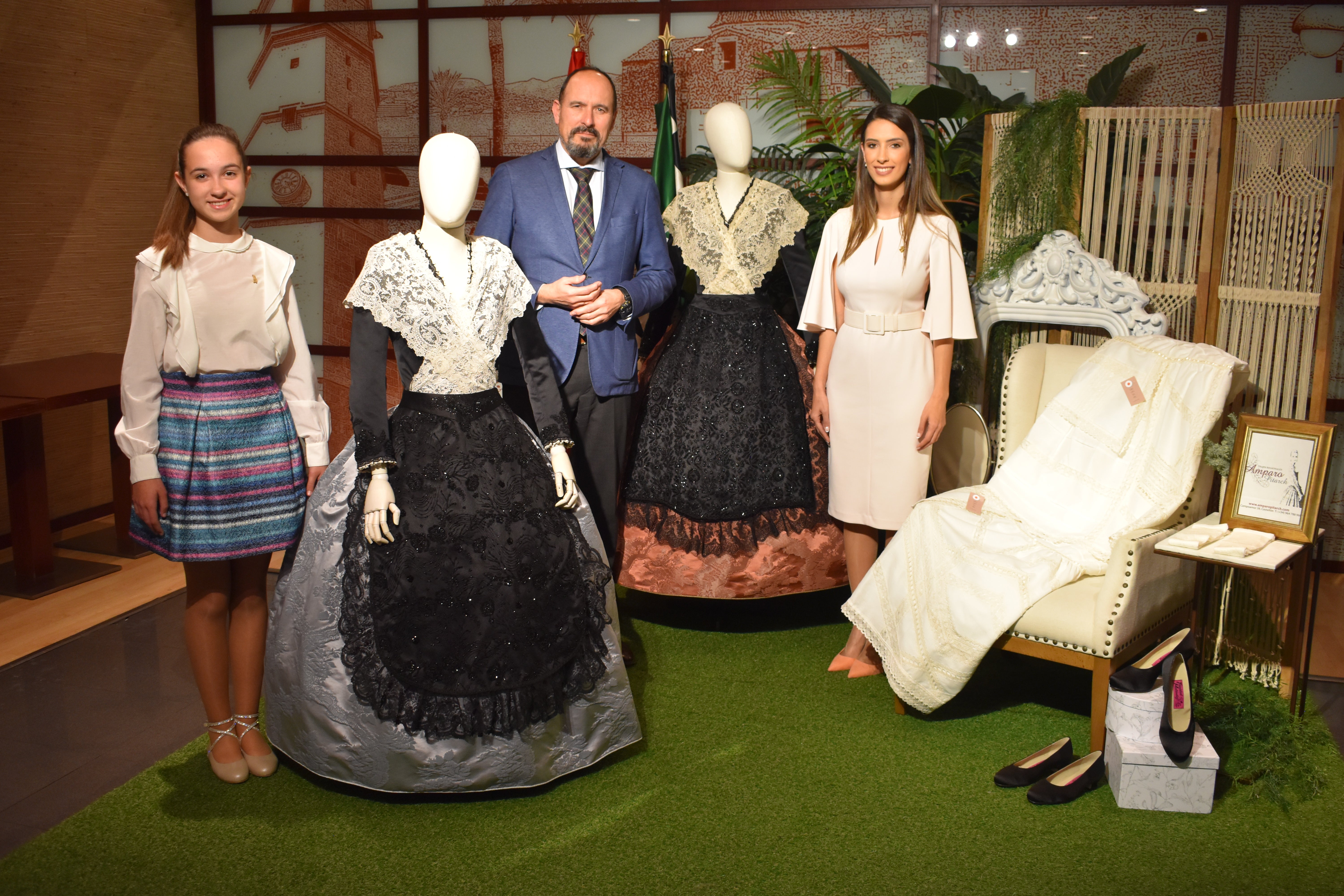El Corte Inglés entrega a las Reinas los trajes para sus Galanías El Corte Inglés entrega a las Reinas los trajes para sus Galanías