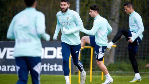 23-2-2023 Borja Bast&oacute;n regres&oacute; al trabajo con el grupo.jpg