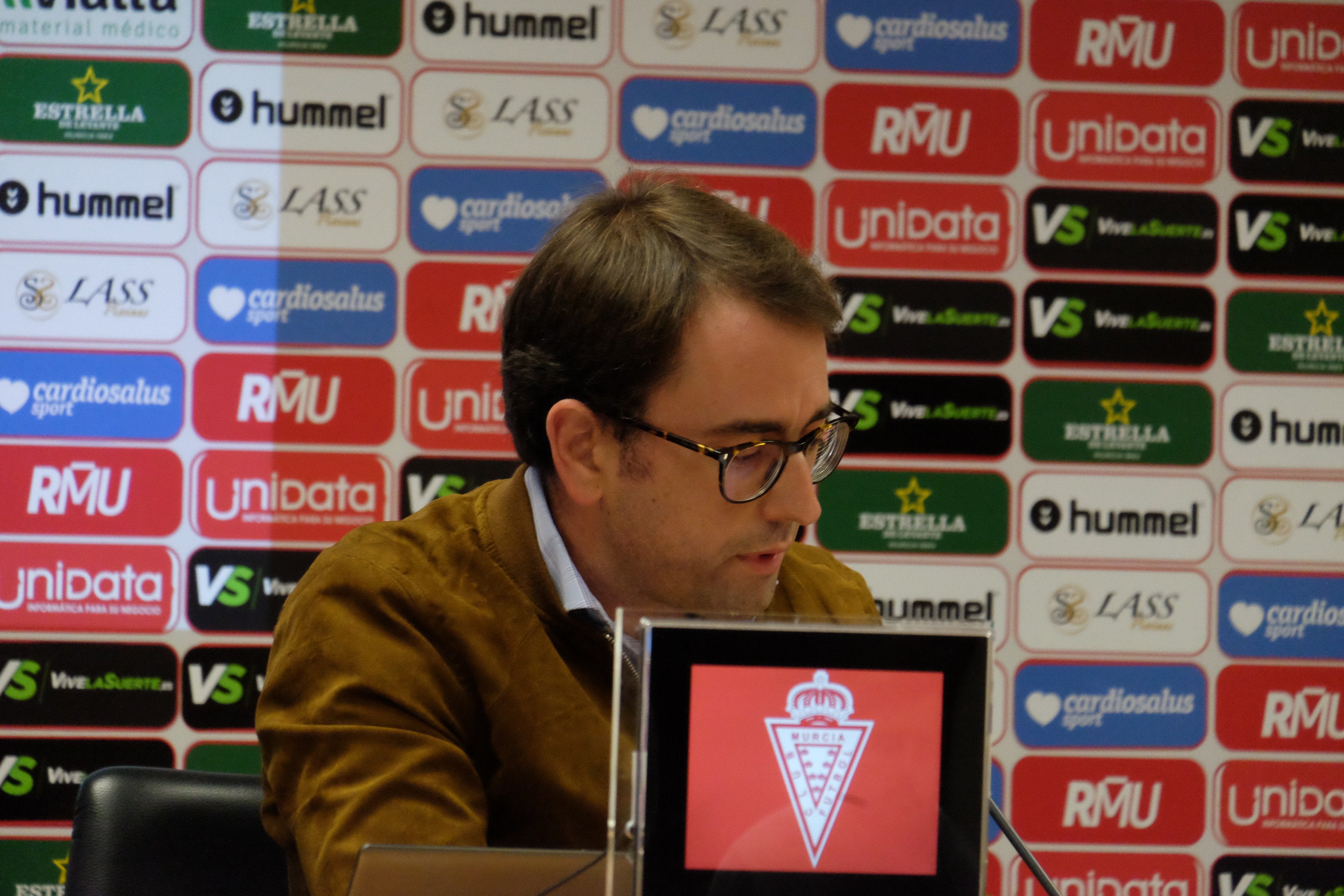 Los accionistas minoritarios del Real Murcia quieren un acuerdo entre Agustín Ramos y Felipe Moreno Los accionistas minoritarios del Real Murcia quieren un acuerdo entre Agustín Ramos y Felipe Moreno