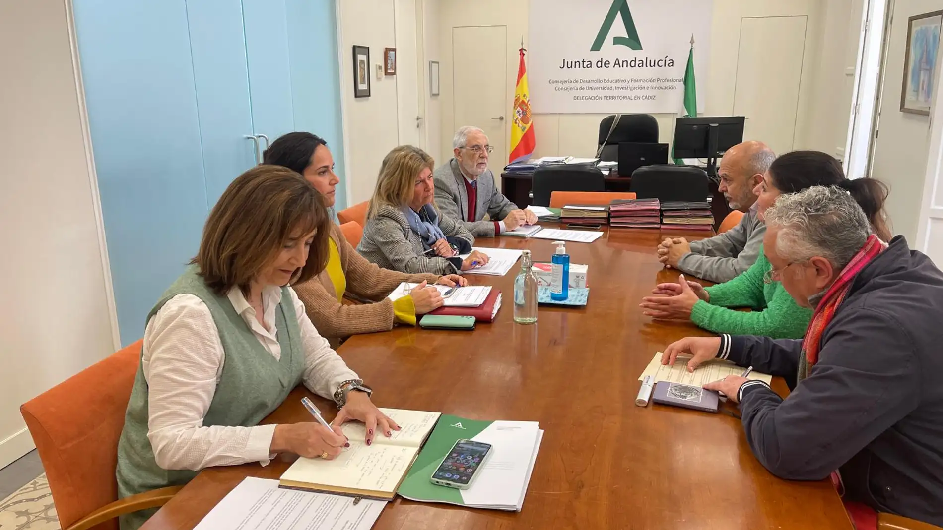 La reunión se celebró en la delegación de Educación en Cádiz