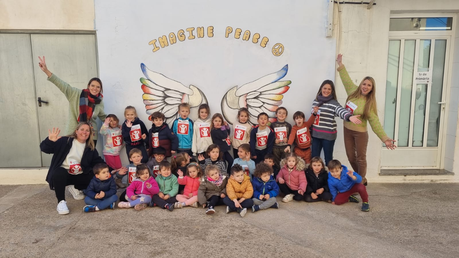 Los alumnos del Ceip Santa Anna de Quartell envían cartas a alumnos ucranianos con mensajes de apoyo Los alumnos del Ceip Santa Anna de Quartell envían cartas a alumnos ucranianos con mensajes de apoyo