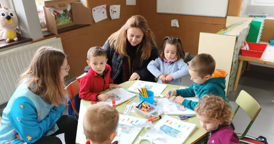 Lydia Espina destaca en la comarca oriental la importancia de la educación en los entornos rurales Lydia Espina destaca en la comarca oriental la importancia de la educación en los entornos rurales