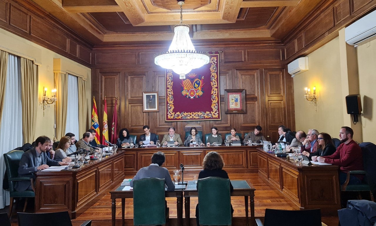 El pleno da cuenta del cese de Aranda El pleno da cuenta del cese de Aranda