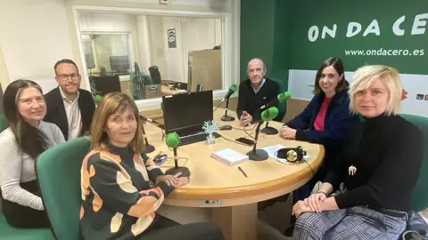 Svetlana Kamaz con Héctor Díez, Loli Serna, Esther Díez, el profesor José Ruiz y Mayte Vilaseca Svetlana Kamaz con Héctor Díez, Loli Serna, Esther Díez, el profesor José Ruiz y Mayte Vilaseca
