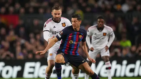 Lewandowski y Shaw durante el Barça - Manchester United Lewandowski y Shaw durante el Barça - Manchester United