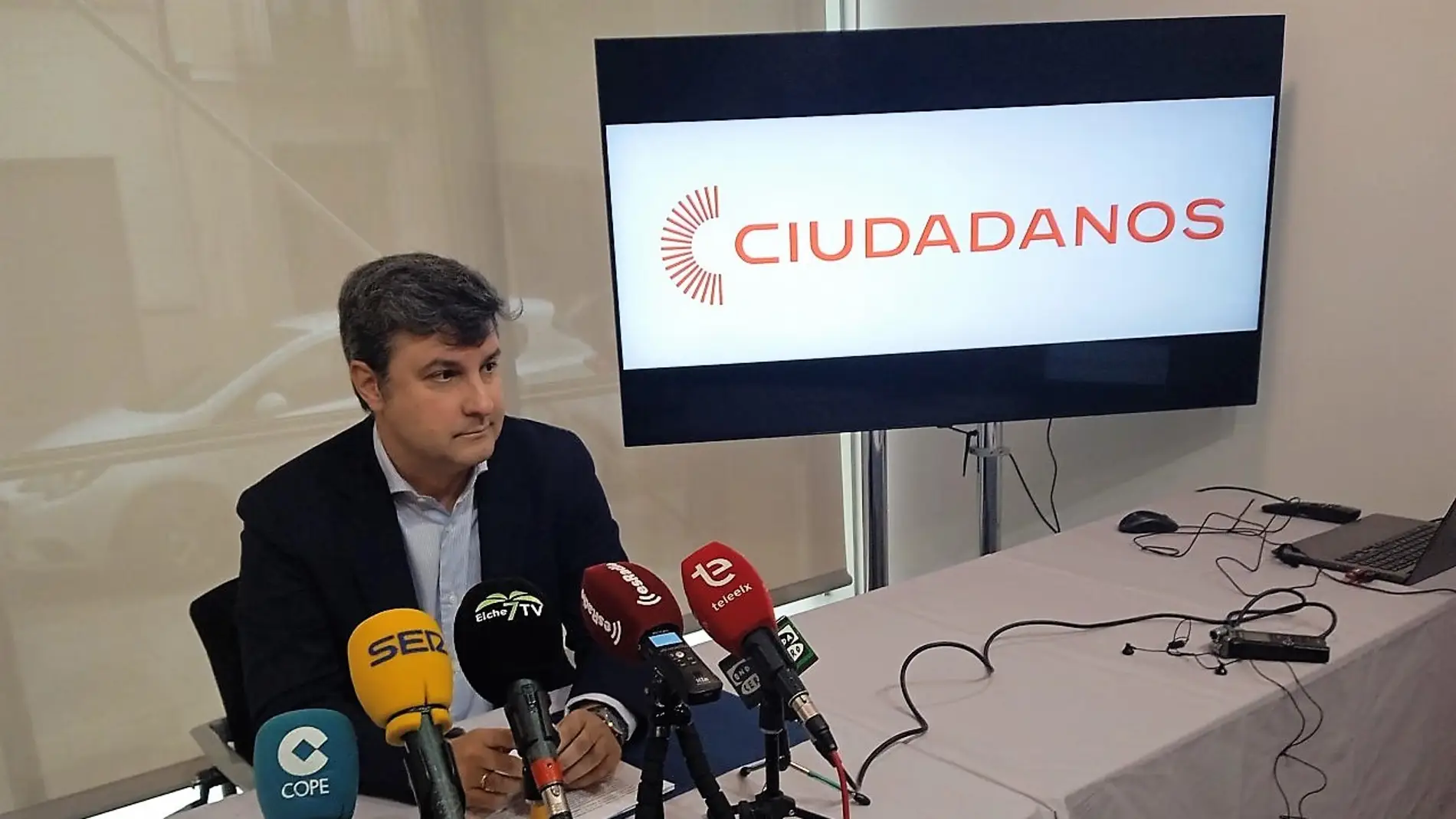 Eduardo García-Ontiveros en una comparecencia tras ser readmitido en Ciudadanos.