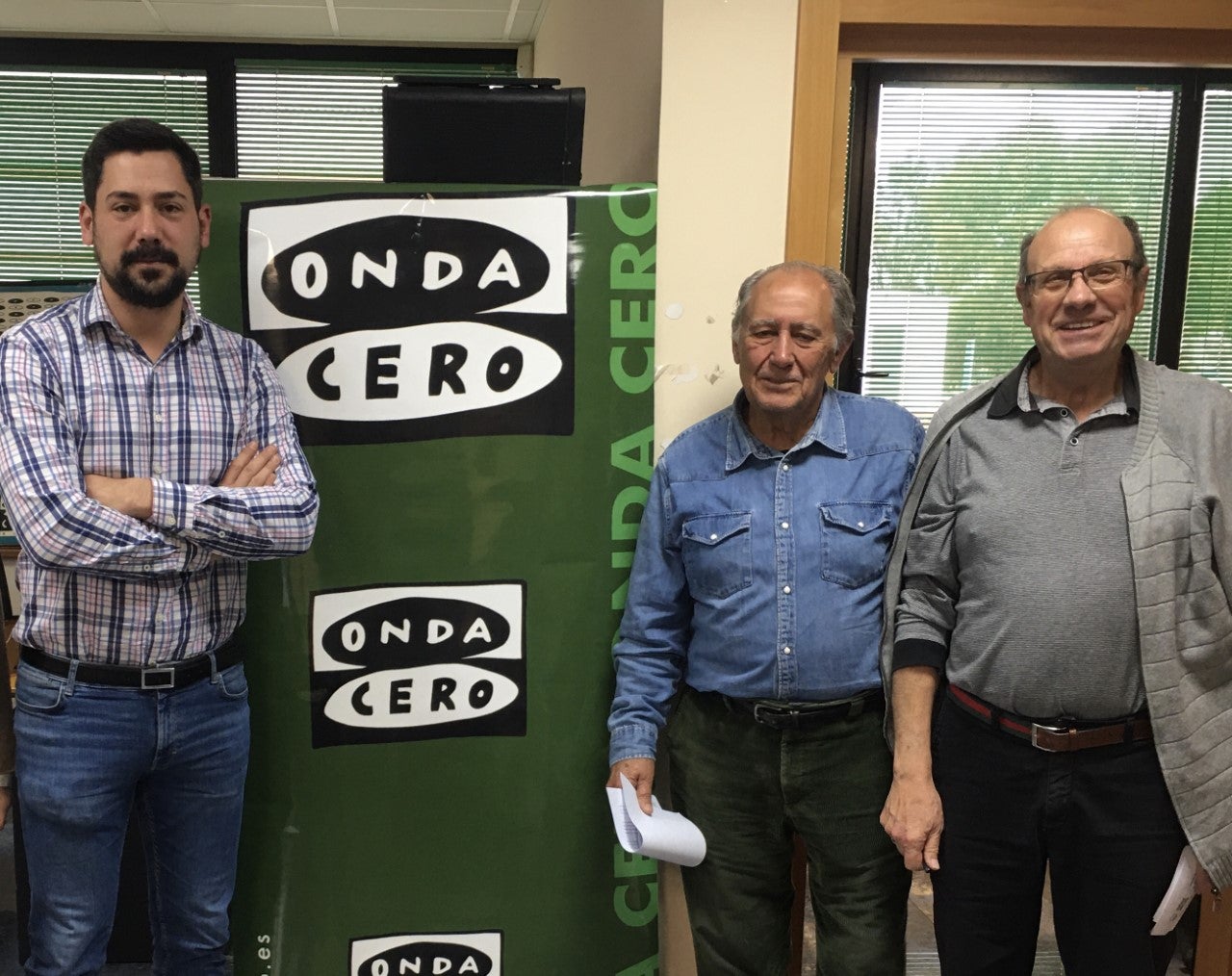 Ayuntamiento de Sagunto, ecologistas y vecinos se concentran por un "Malecón Público y Verde" Ayuntamiento de Sagunto, ecologistas y vecinos se concentran por un "Malecón Público y Verde"