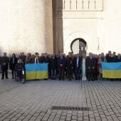 Concentración a favor de Ucrania en las Cortes de Aragón