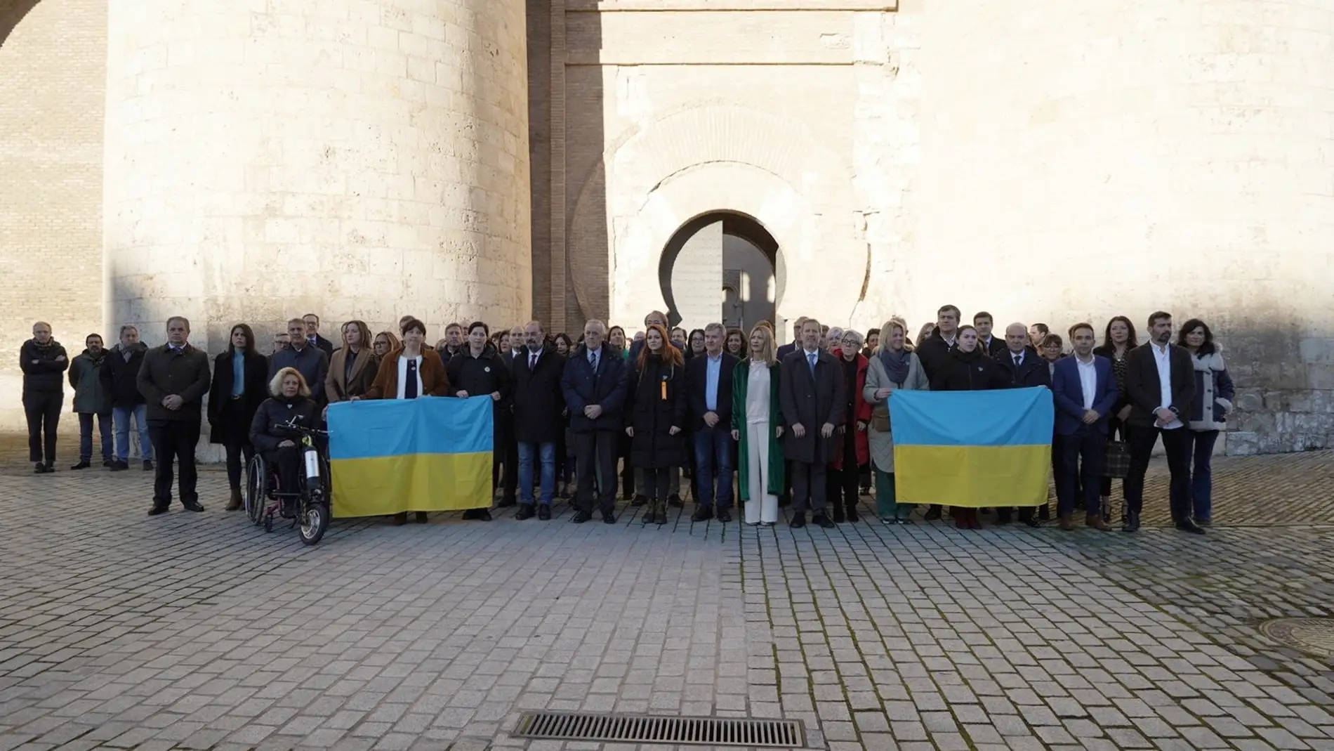 Concentración a favor de Ucrania en las Cortes de Aragón