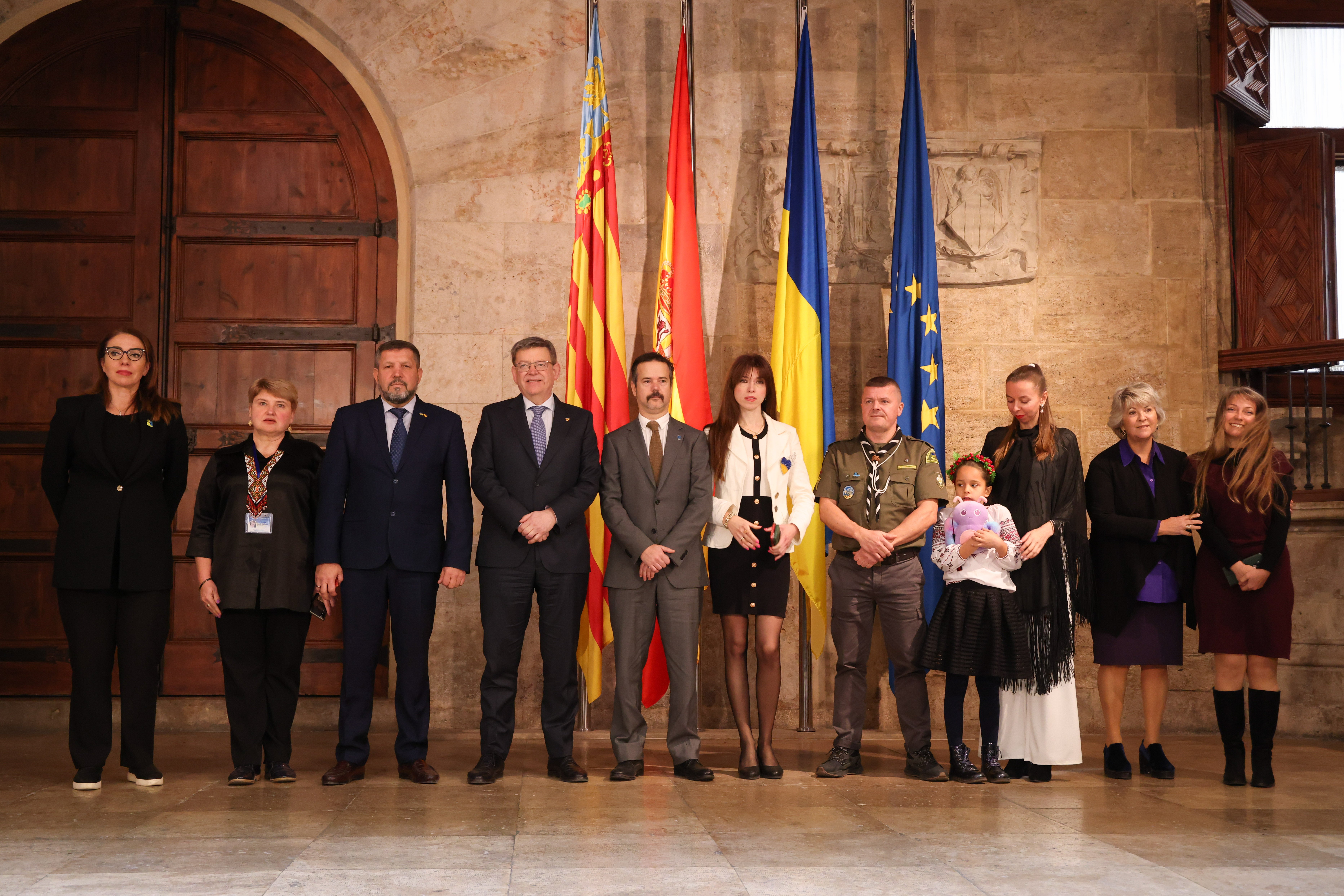 La Generalitat impulsa una cumbre para seguir favoreciendo los máximos recursos a los refugiados ucranianos La Generalitat impulsa una cumbre para seguir favoreciendo los máximos recursos a los refugiados ucranianos