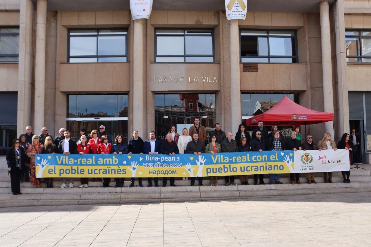 Vila-real guarda cinco minutos de silencio en solidaridad con el pueblo ucraniano Vila-real guarda cinco minutos de silencio en solidaridad con el pueblo ucraniano