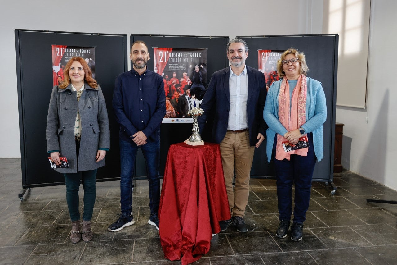 Imanol Arias recibirá el 'Pí d'Honor' de la Mostra de Teatre de l'Alfàs del Pí Imanol Arias recibirá el 'Pí d'Honor' de la Mostra de Teatre de l'Alfàs del Pí