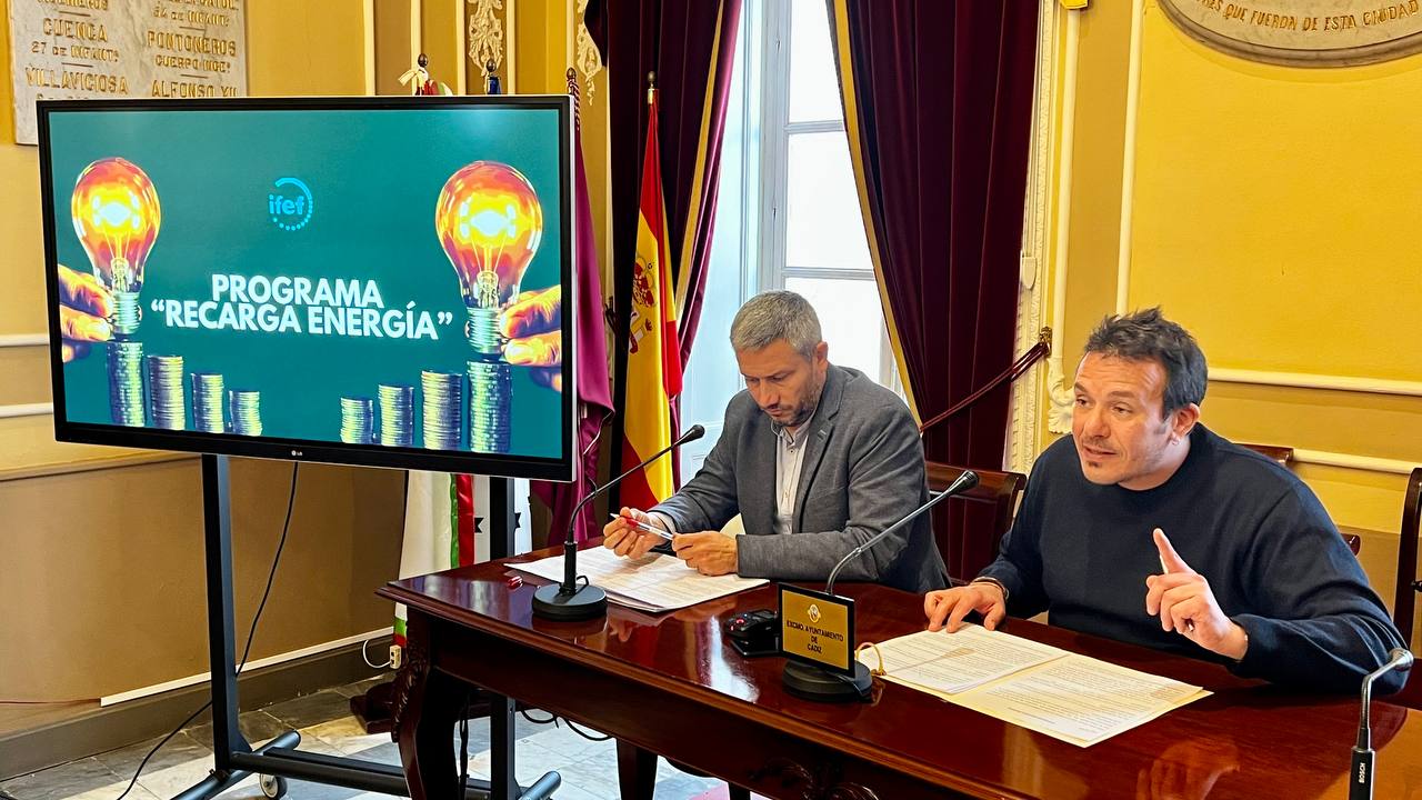 'Recarga energía': el nuevo plan del Ayuntamiento de Cádiz para ayudar a los negocios afectados por la subida de la luz 'Recarga energía': el nuevo plan del Ayuntamiento de Cádiz para ayudar a los negocios afectados por la subida de la luz