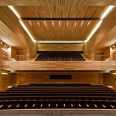Teatro San Francisco, en Vejer, donde se entregan las Banderas de Andalucía Teatro San Francisco, en Vejer, donde se entregan las Banderas de Andalucía