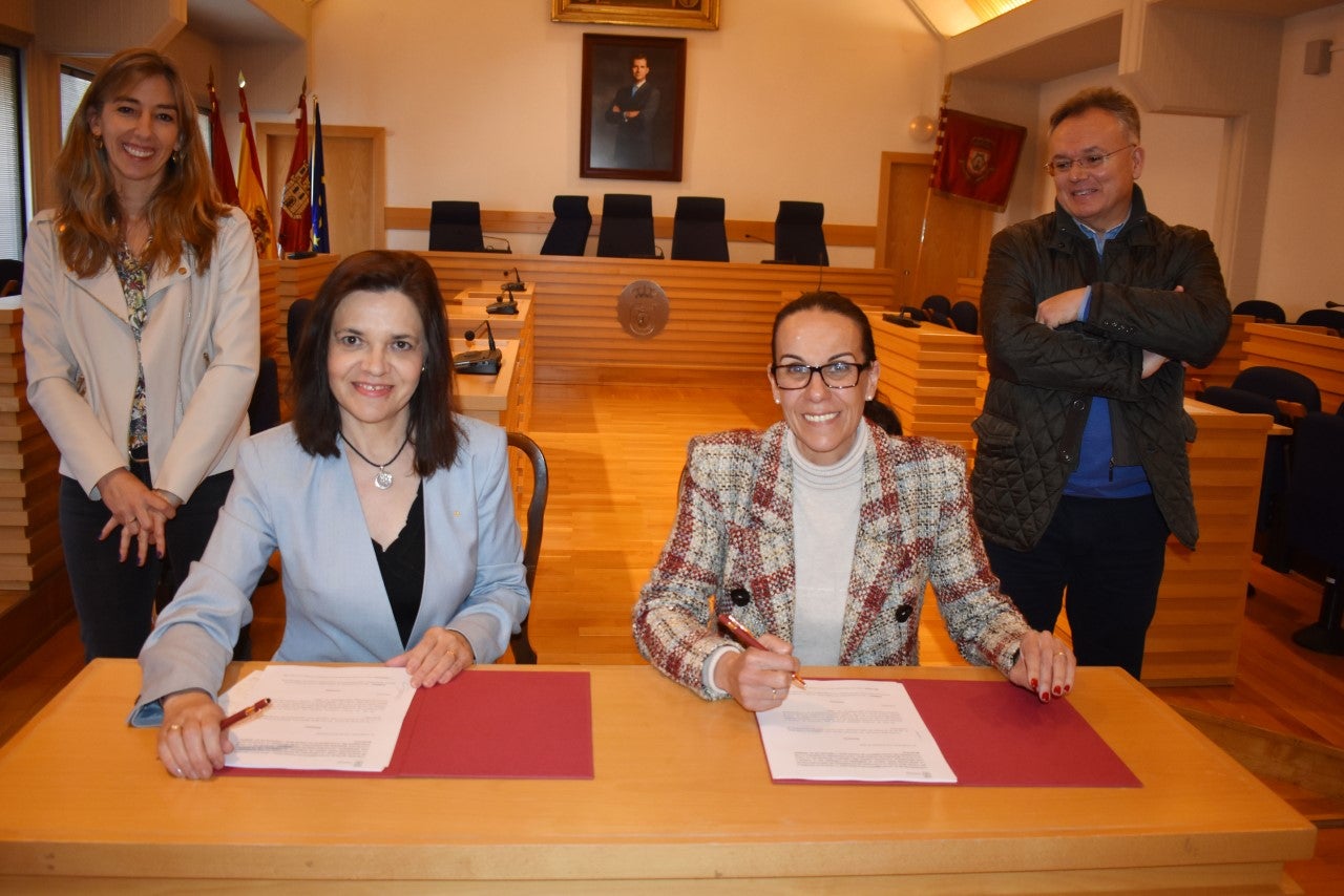 Cruz Roja y el Ayuntamiento de Ciudad Real reforestarán seis hectáreas en La Atalaya Cruz Roja y el Ayuntamiento de Ciudad Real reforestarán seis hectáreas en La Atalaya
