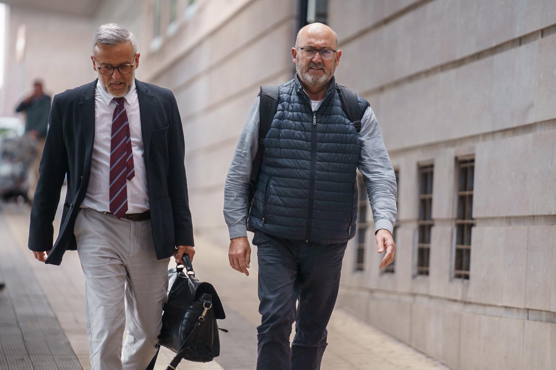 Caso Mediador: el exdiputado del PSOE asegura que es "una víctima" y la oposición pide explicaciones a Sánchez Caso Mediador: el exdiputado del PSOE asegura que es "una víctima" y la oposición pide explicaciones a Sánchez